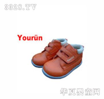 ����Ӥ��ѧ������Ь��ɫ