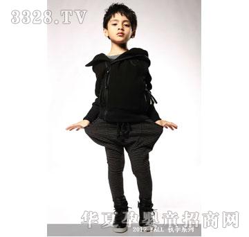 �����ݺ�ɫ����