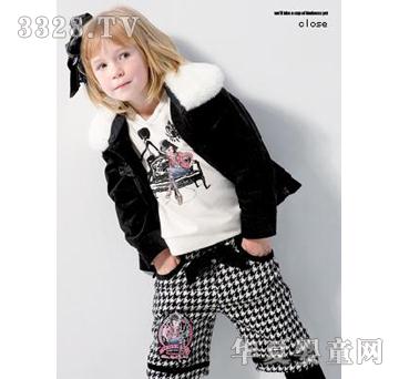 ����Ůͯ��ɫ��װ