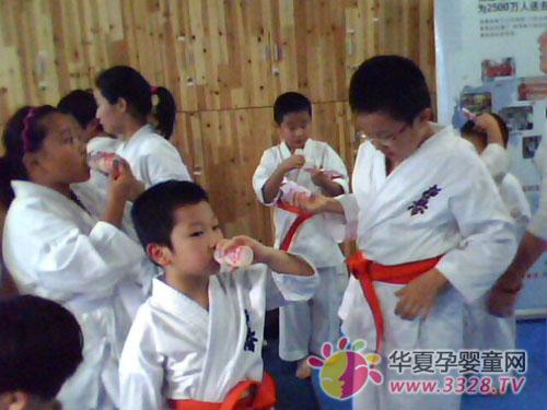 �Ͼ����ֶ��߷��ٶ�����������