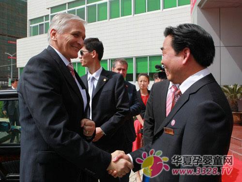 ���ڲ���������ϯݰ��������ҵ�ι�