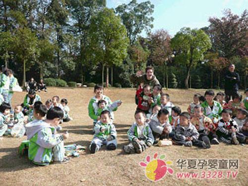 ��Ӥ�������--����԰�Ͻ���԰����