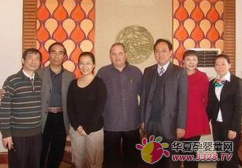 �����赸������ϯ��һ�з�����Ӥ��������