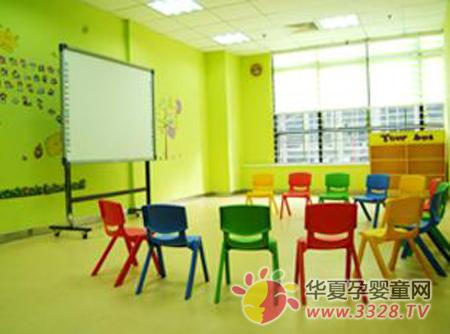 ���ܱ���������������֮����Ӣ��γ�