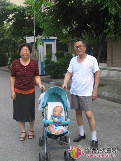 �Ϻ��������ų�Ӥ�׶���үү�����տ�