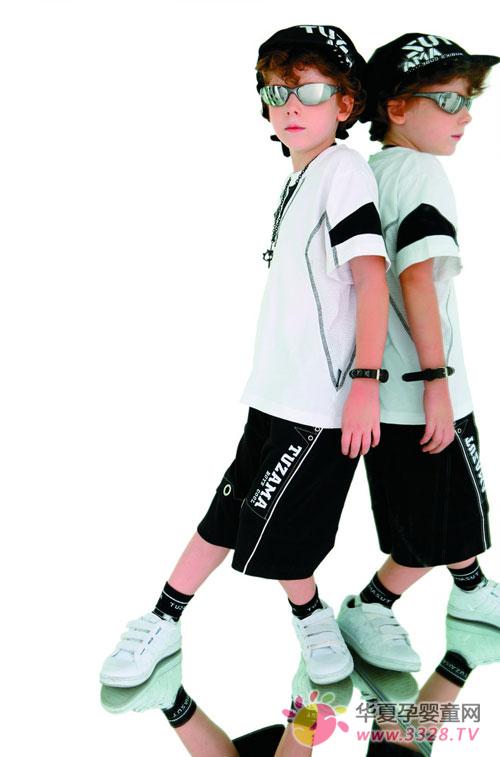 �ҹ�ͯװ��ҵ�ĸ��Ի���չ