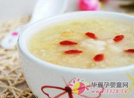 Ӥ����ʳ����������С����