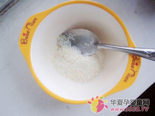 Ӥ����һ��ʳ�����׷۸���ô����