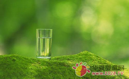 ��ô�ñ������ϰ׿�ˮ