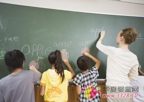 ����Ӣ���Сѧ����7�ɼҳ���ΪֻΪ��ѧ