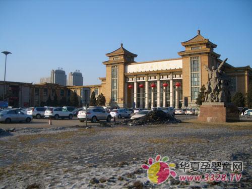 �������߽���Ӥͯչ�ٰ�ص�